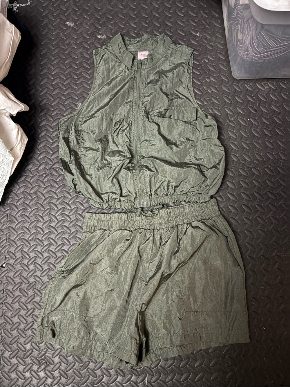 No Boundaries Olive Green Sleeveless Zip-Front 2pc set